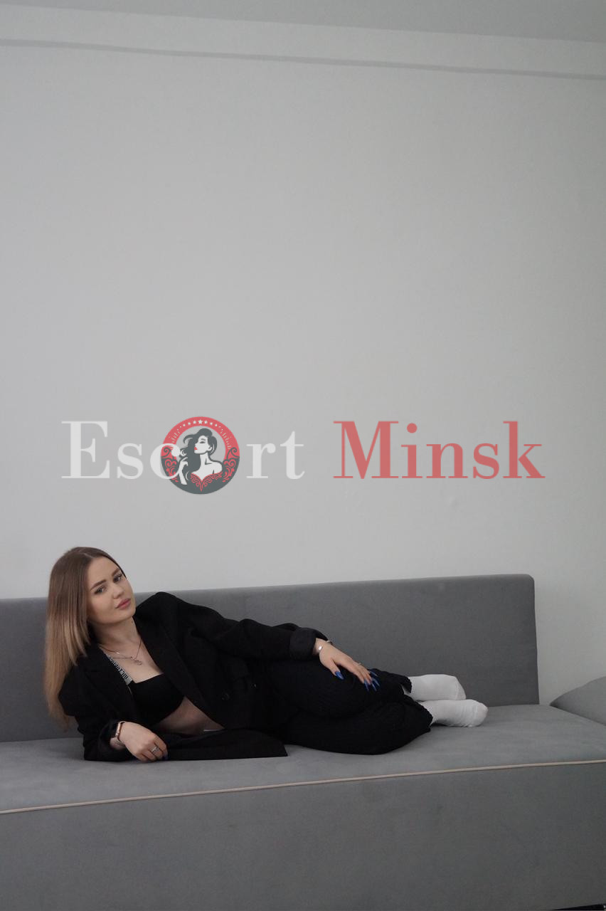 Модель Арианда Элитная проститутка Минска — 21 год, грудь 2 размера, рост 162, вес 52
